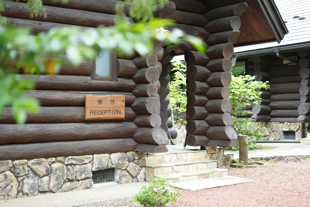 管理棟へ